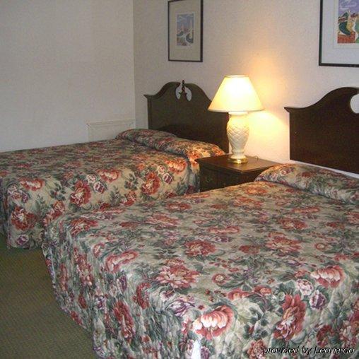 Midtown Motel Нюпорт Нюз Екстериор снимка